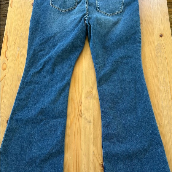 Torrid Luxe Slim Boot Cut Jeans Size 16  Short Super Stretch Denim Mid Rise EUC - Picture 5 of 6